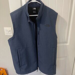 The North Face Men's navy Vest